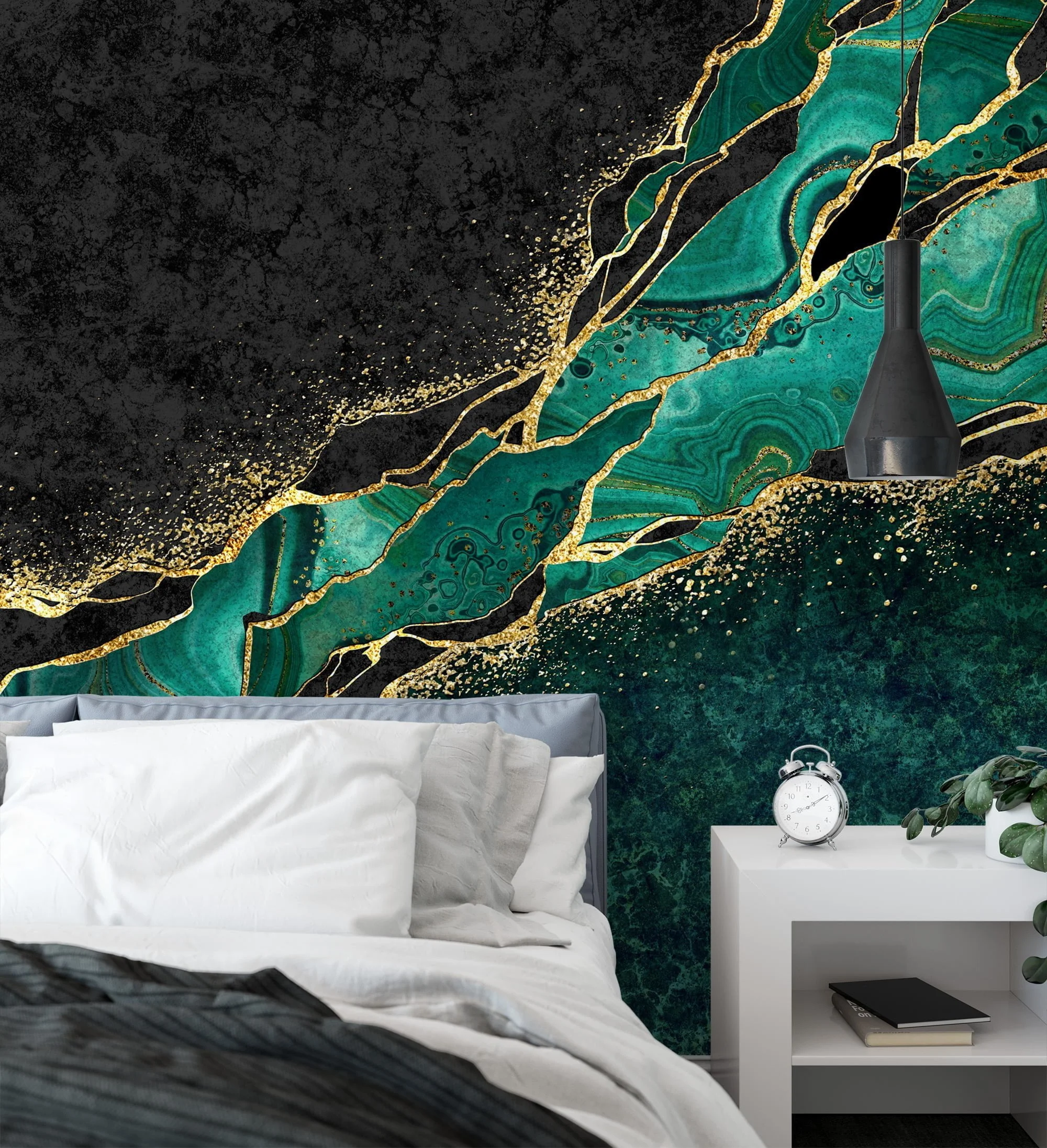 Opulent Emerald Green and Gold Marble Textured Wallpaper for a Glamorous Interior